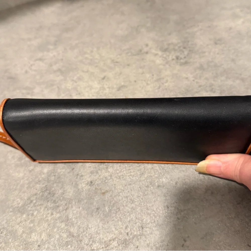 Dooney & Bourke 3/4 Zip Accordian Wallet in Black w/Tan Leather Trim! GUC!! - Picture 6 of 13